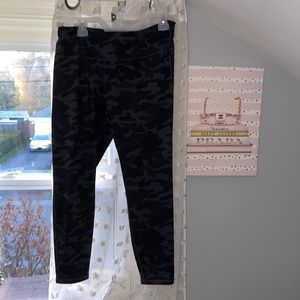 Women’s black camo leggings